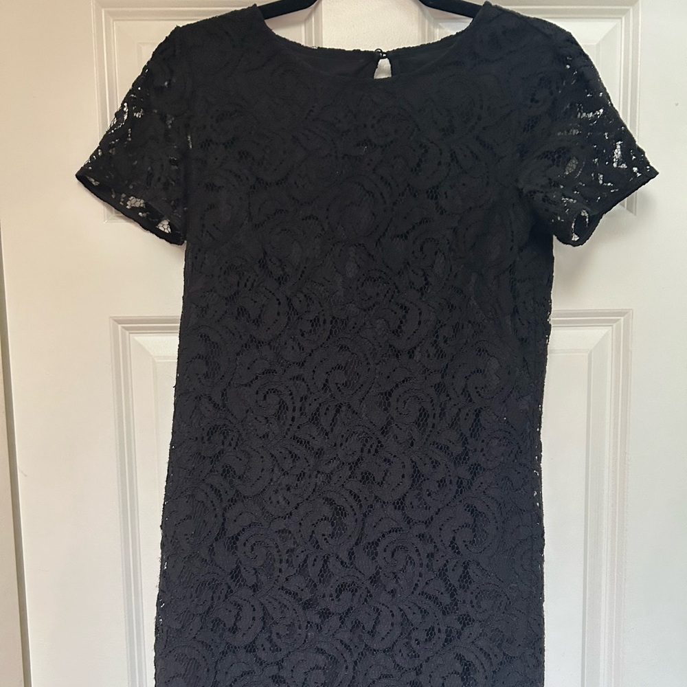 Ann Taylor mini dress with short sleeves